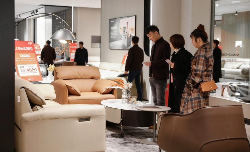 2025 家具业亏损汹涌来袭，大批企业挣扎在生存边缘(图1)