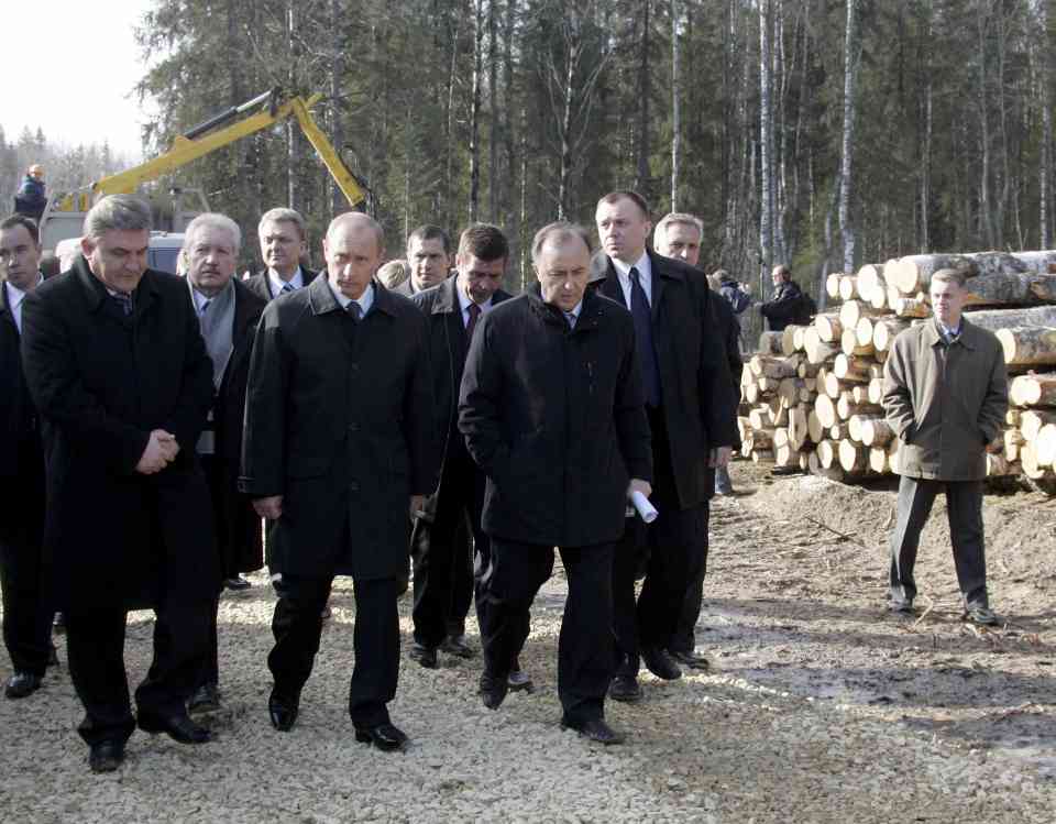 卢布升值叠加需求下滑 俄罗斯木材巨头面临停业危机(图1)