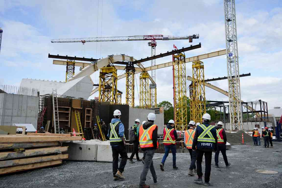 世界最大无支撑跨度木结构屋顶落地温哥华，星爆造型框定北岸山脉景观(图2)