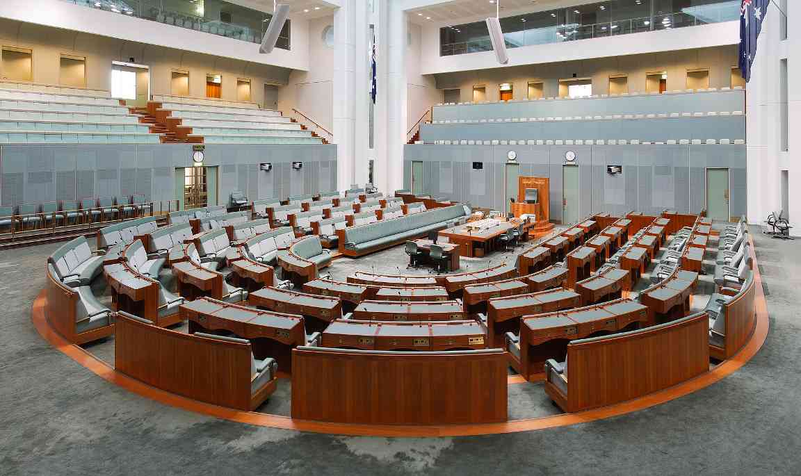木材为“国”铸魂：哈尔·吉达与澳大利亚国会大厦的本土材料革命(图2)