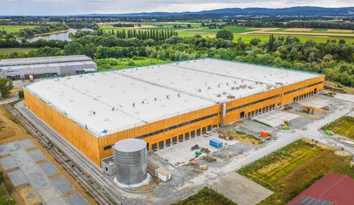 3100 万欧元打造可持续标杆！欧洲最大全木物流中心于德国施特劳宾奠基(图1)