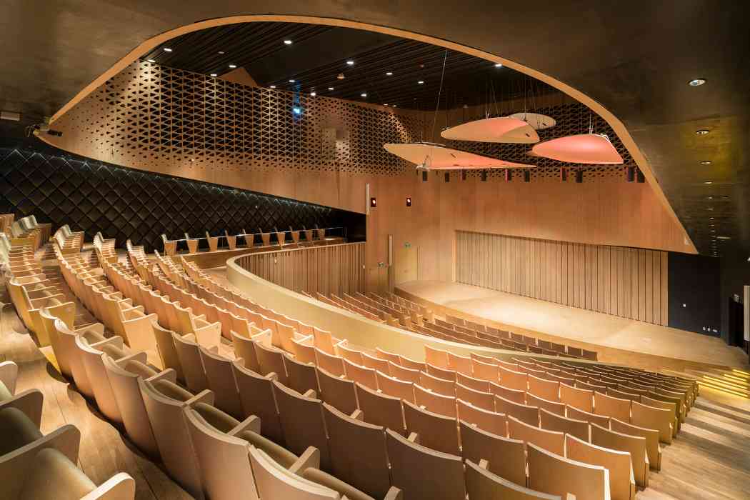 木构奇迹：巴巴多斯新地标用纯压缩桁架重新定义可持续建筑(图2)