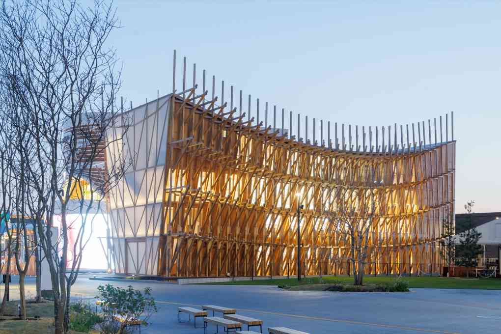 巴林国家馆荣获大阪世博会建筑金奖，全木结构展现海洋文化传承(图1)